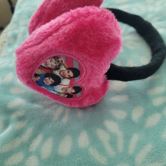 One Direction heart shape ear muffs - Picture 5 of 5